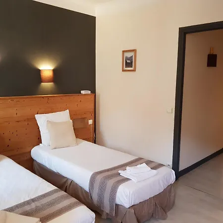 Savoy & Restaurant Hotel