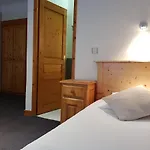 Savoy & Restaurant Hotel