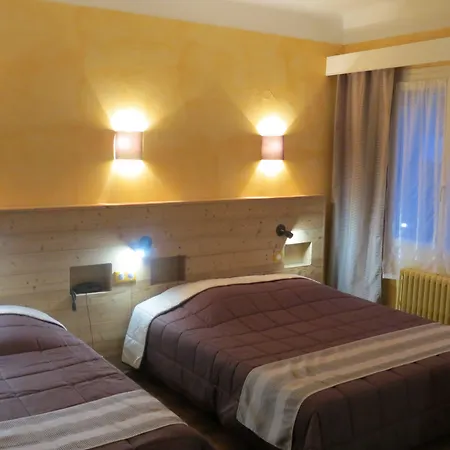 Savoy & Restaurant Hotel 2*