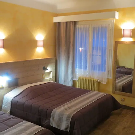 Savoy & Restaurant Hotel