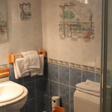 Hotel Savoy & Restaurant 2*