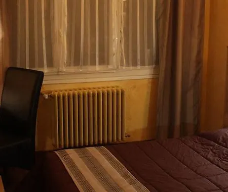 Hotel Savoy & Restaurant 2*