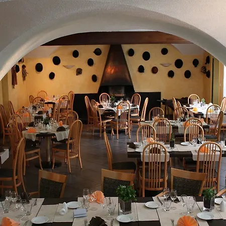 Hotel Savoy & Restaurant Saint-Michel-de-Maurienne