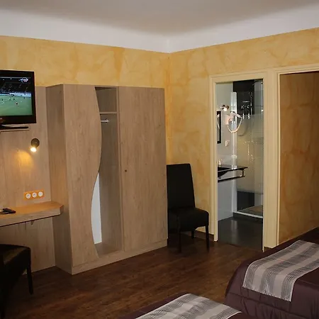 Savoy & Restaurant Hotel