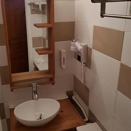 Hotel Savoy & Restaurant 2*