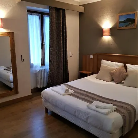Hotel Savoy & Restaurant Saint-Michel-de-Maurienne